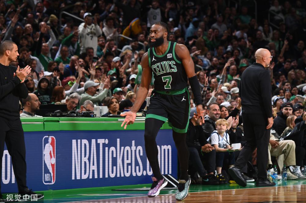 和偶尔的冲 和偶尔的冲